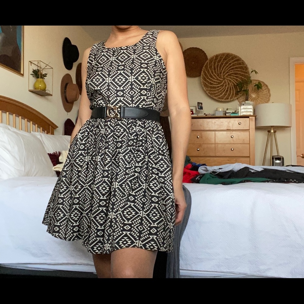 Gorgeous cocktail/wedding/event dress.